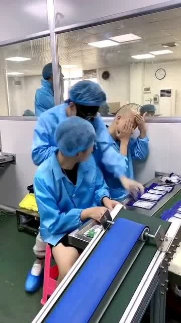 去了一次面膜工厂，员工竟然都是这种工作态度，我瞬间爱上了这里啊